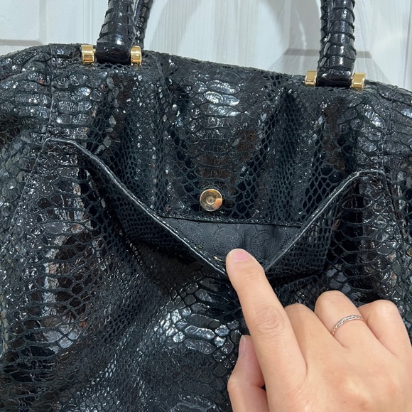 Michael Kors Handbag patent leather - Picture 5 of 7